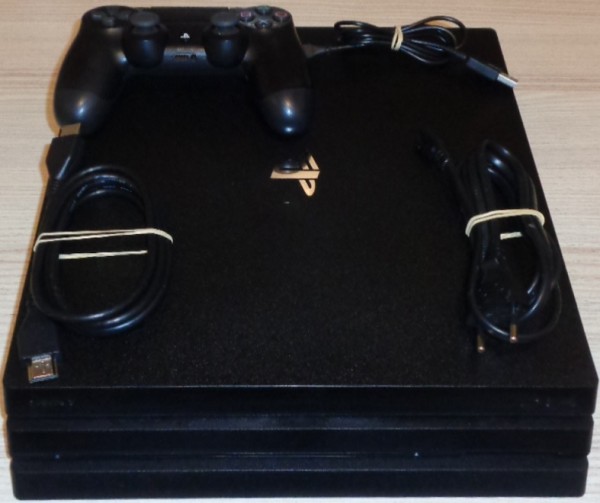Playstation 4 Pro 1TB CUH-7216B